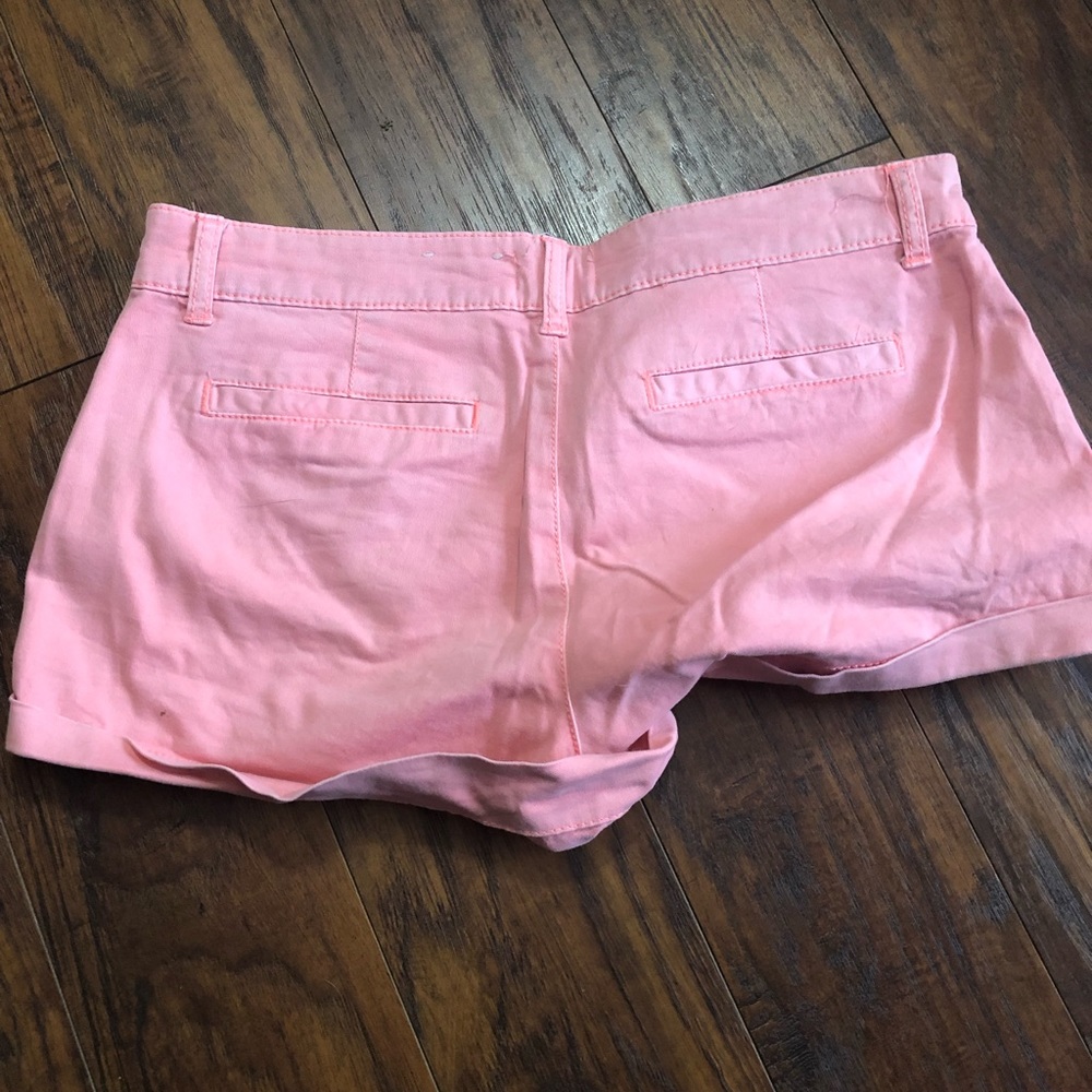 Shorts - Picture 3 of 3